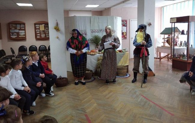 Чернские первоклассники познакомились с народными традициями