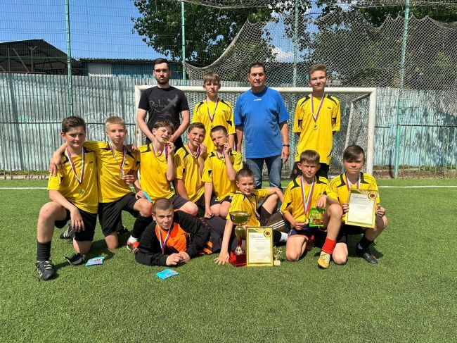 Чернские футболисты одержали победу в турнире, посвященном Дню защиты детей