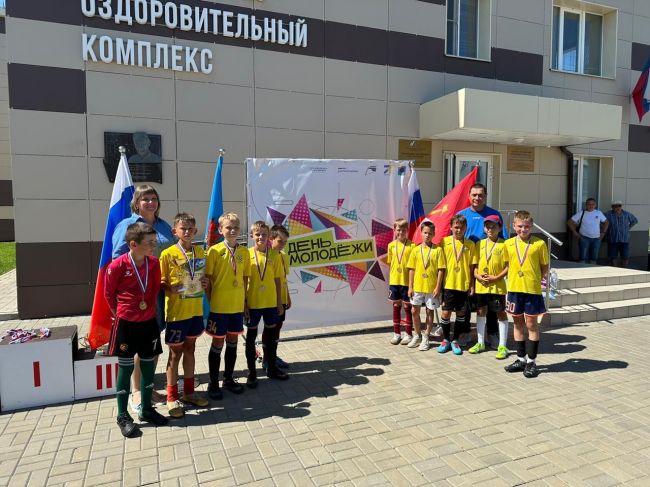 Чернские футболисты стали первыми в межобластном турнире