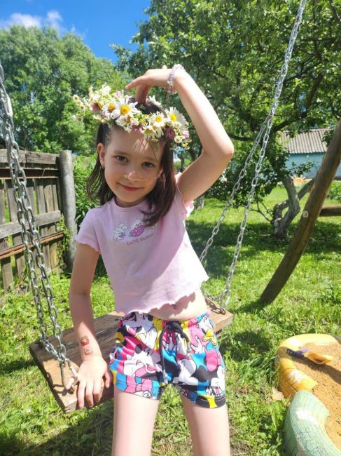 В Новопокровской библиотеке прошла онлайн-фотосессия «Ромашковое счастье»