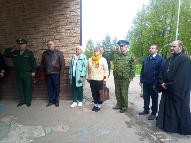 В Черни почтили память Александра Сошникова, героически погибшего при исполнении воинского долга в СВО