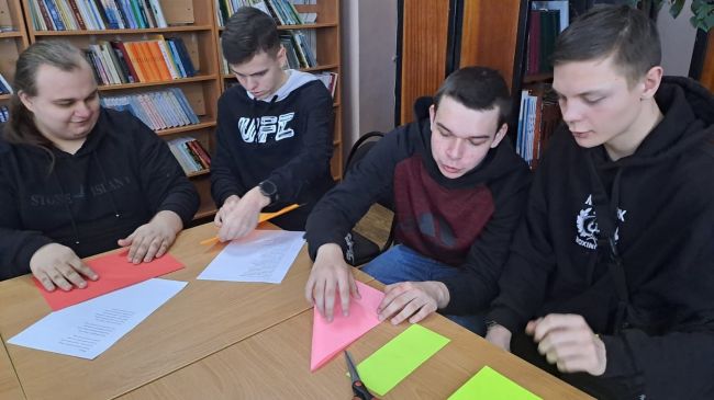 Чернские студенты посетили районную библиотеку