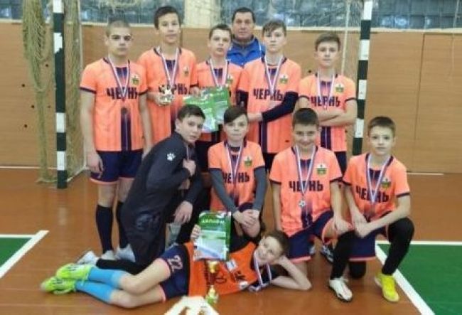 Чернские футболисты заняли третье место в межрегиональном турнире