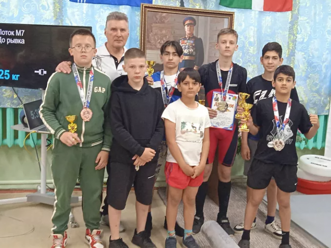 Чернские тяжелоатлеты завоевали награды на престижном турнире