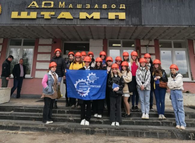 Чернские студенты приняли участие в «Неделе без турникетов»