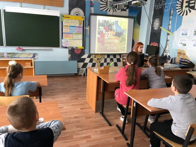 В Архангельской школе прошла акция памяти «Блокадный хлеб»