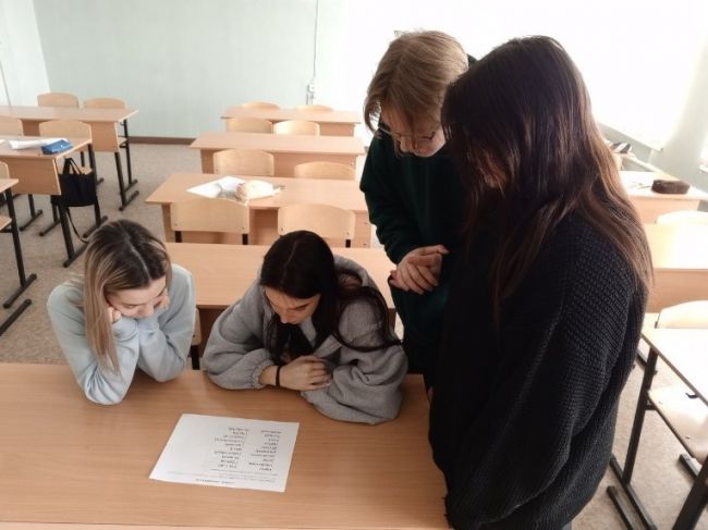 Чернские студенты отметили Международный день английского языка