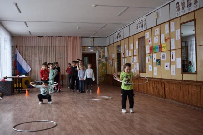 Ребята из пришкольного лагеря школы «Радуга» приняли участие в спортивной эстафете