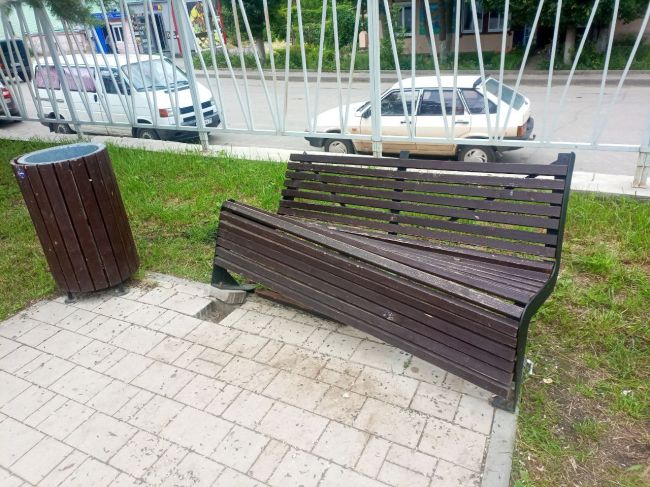 Новое общественное пространство в Черни подверглось атаке вандалов