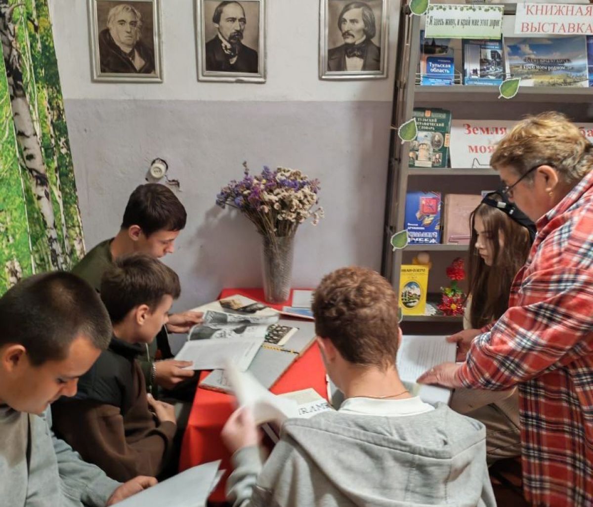 В Полтевской сельской библиотеке прошел краеведческий час «Знай историю родного села» В Полтевской сельской библиотеке прошел краеведческий час «Знай историю родного села»