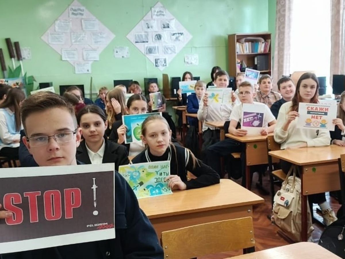 В чернской школе прошло заседание клуба «Закон и подросток» В чернской школе прошло заседание клуба «Закон и подросток»
