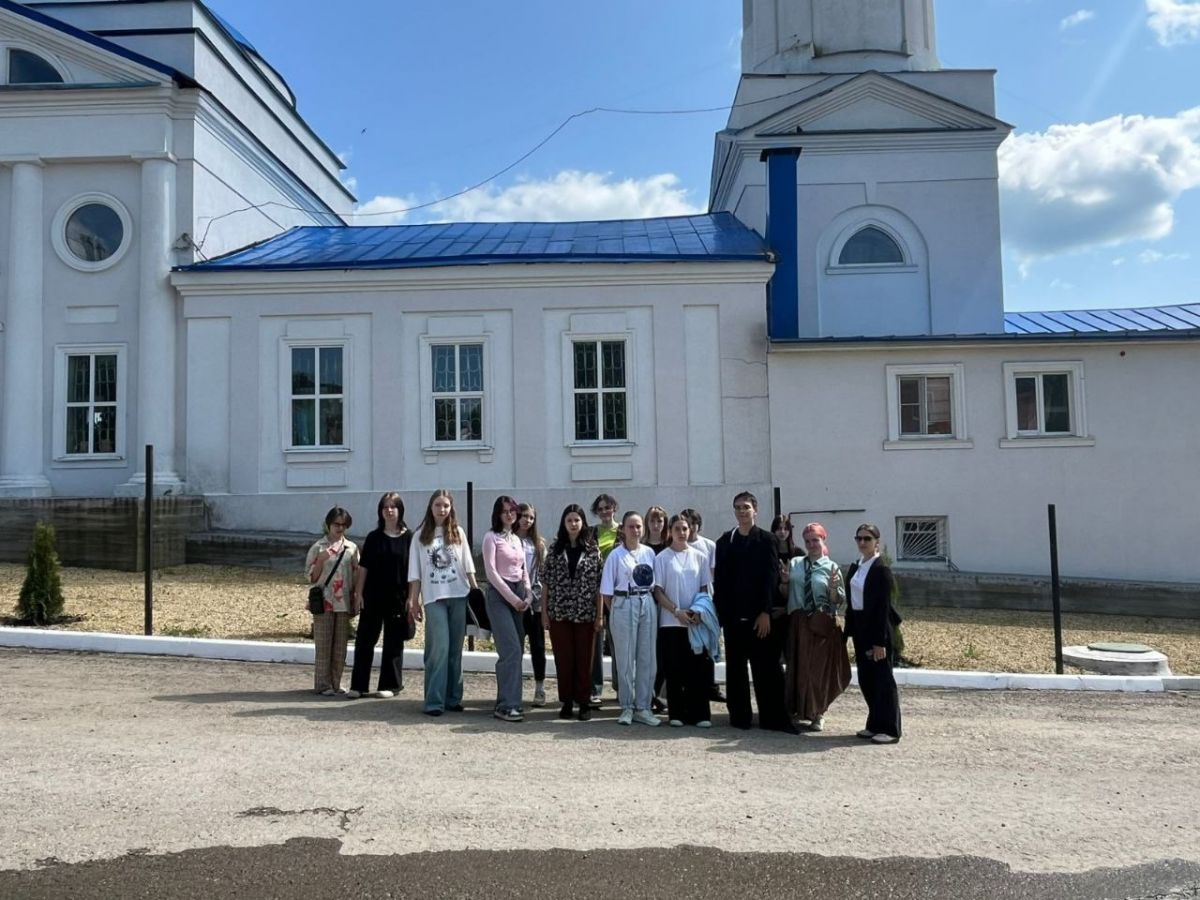 Чернские студенты провели экскурсию