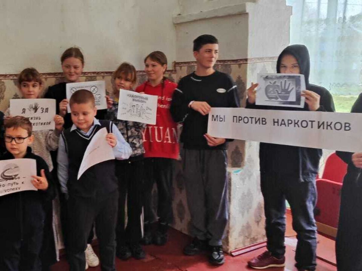 Чернским школьникам рассказали о пользе здорового образа жизни Чернским школьникам рассказали о пользе здорового образа жизни