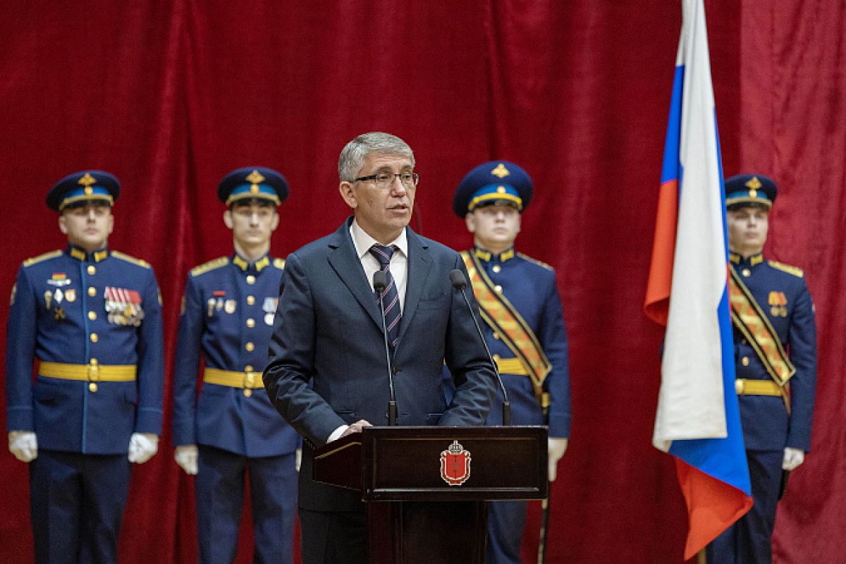 Дмитрий Миляев принял участие в церемонии вручения Георгиевского знамени 39-му отдельному гвардейскому медицинскому отряду Дмитрий Миляев принял участие в церемонии вручения Георгиевского знамени 39-му отдельному гвардейскому медицинскому отряду