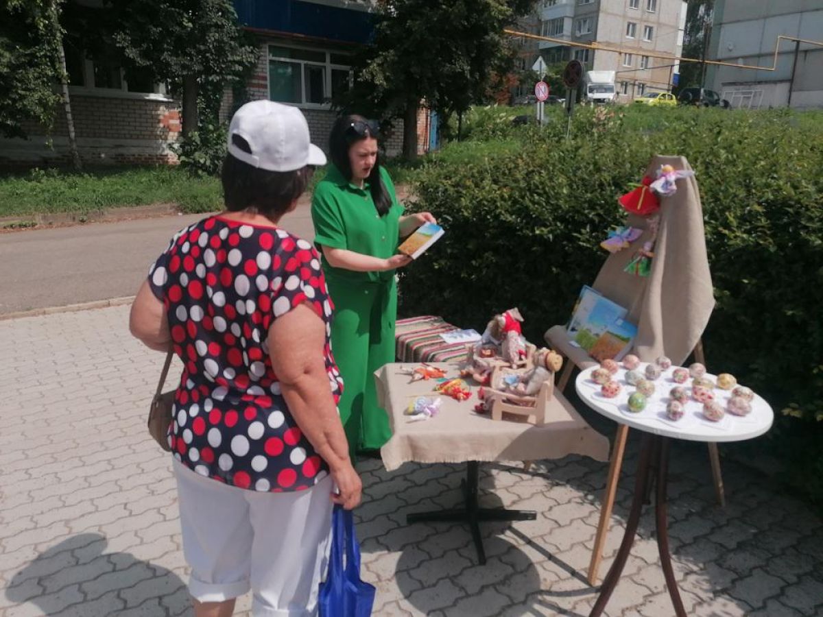 В рамках проекта «Музейный дворик» Чернский музей организовал выставку работ Елены Филимоновой В рамках проекта «Музейный дворик» Чернский музей организовал выставку работ Елены Филимоновой