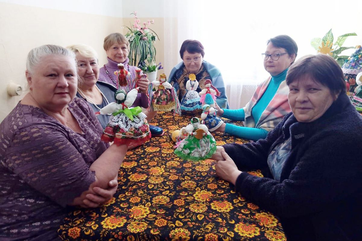 Чернские пенсионеры изготовили обрядовую куклу Масленицу Чернские пенсионеры изготовили обрядовую куклу Масленицу