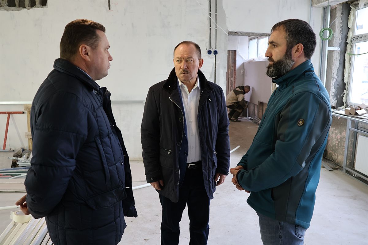 В Черни проверили ход ремонтных работ детского сада