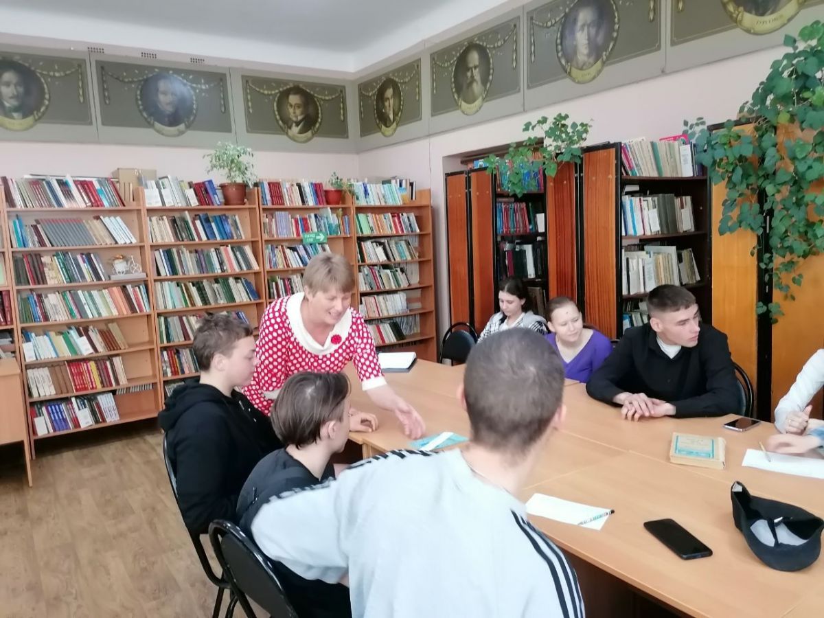 В Чернском районной библиотеке прошла литературная игра «У библиотеки праздник» В Чернском районной библиотеке прошла литературная игра «У библиотеки праздник»