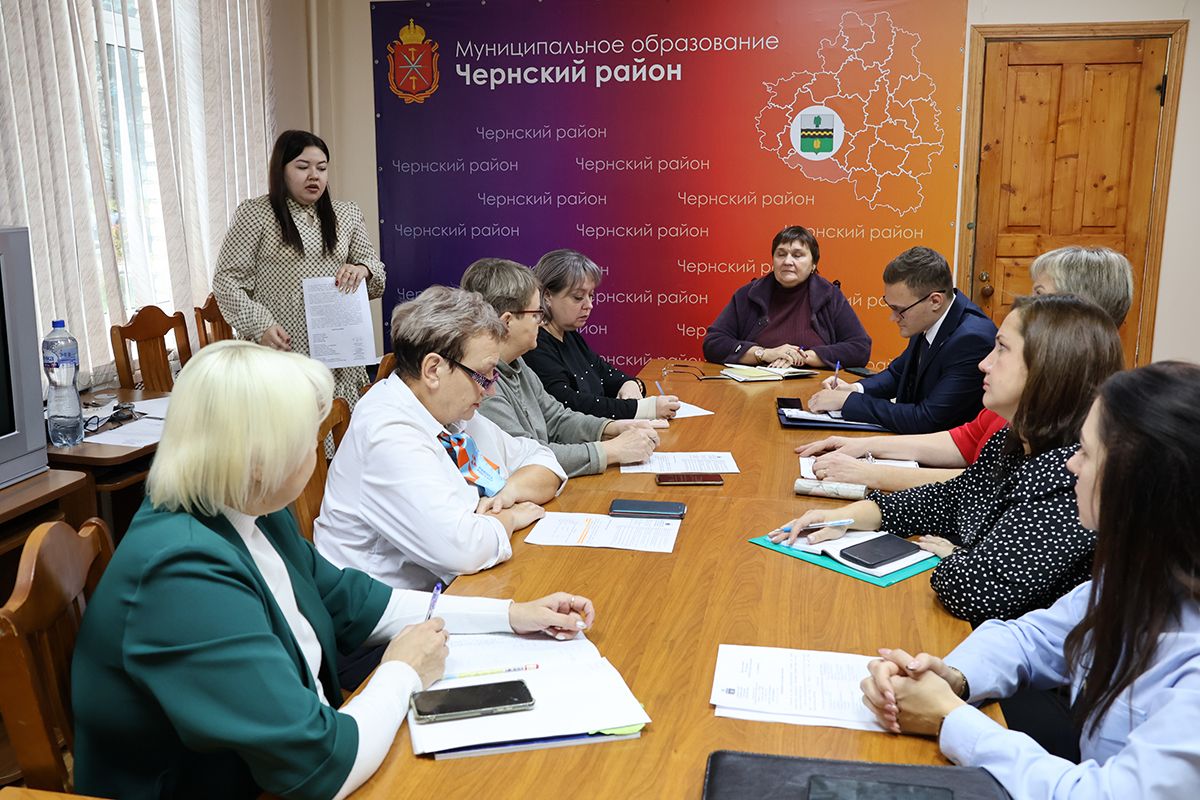 В Черни прошло заседание комиссии по делам несовершеннолетних В Черни прошло заседание комиссии по делам несовершеннолетних