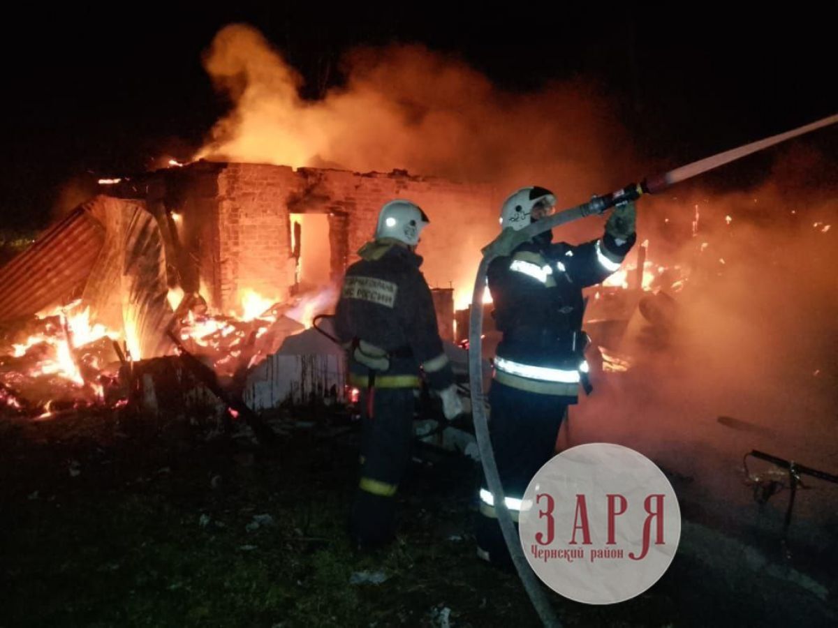 В Чернском районе сгорел дом В Чернском районе сгорел дом
