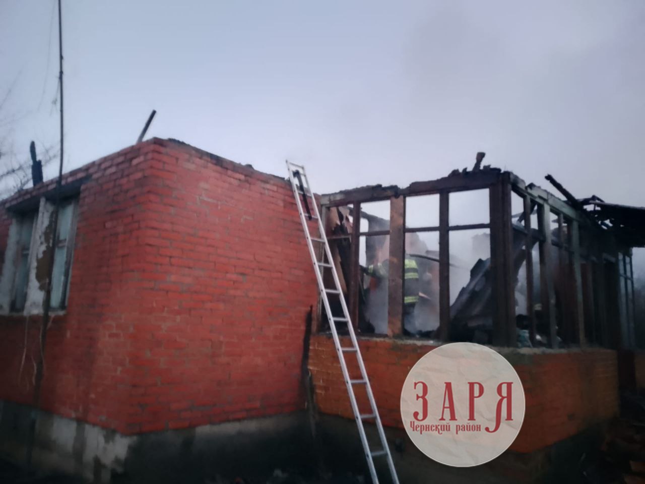 В Чернском районе сгорел дом