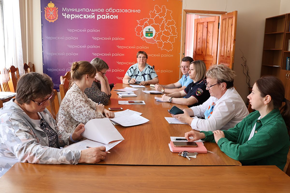 В Черни прошло заседание комиссии по делам несовершеннолетних
