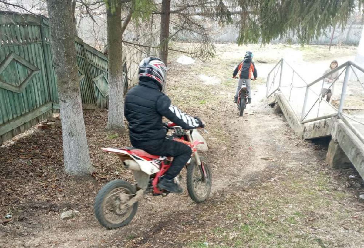 В Чернском районе подросток на питбайке попал в ДТП В Чернском районе подросток на питбайке попал в ДТП
