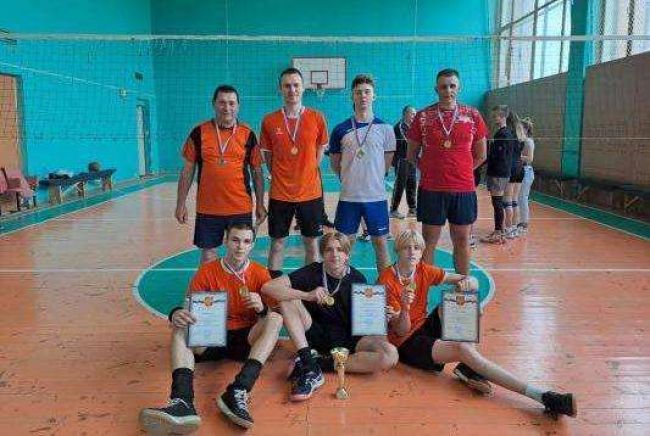 Черняне одержали победу в турнире по волейболу
